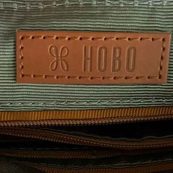 Hobo Holiday Stripe Vida Leather Wristlet Bag Zip Top CC Slots Snakeskin Y2K - Picture 8 of 8